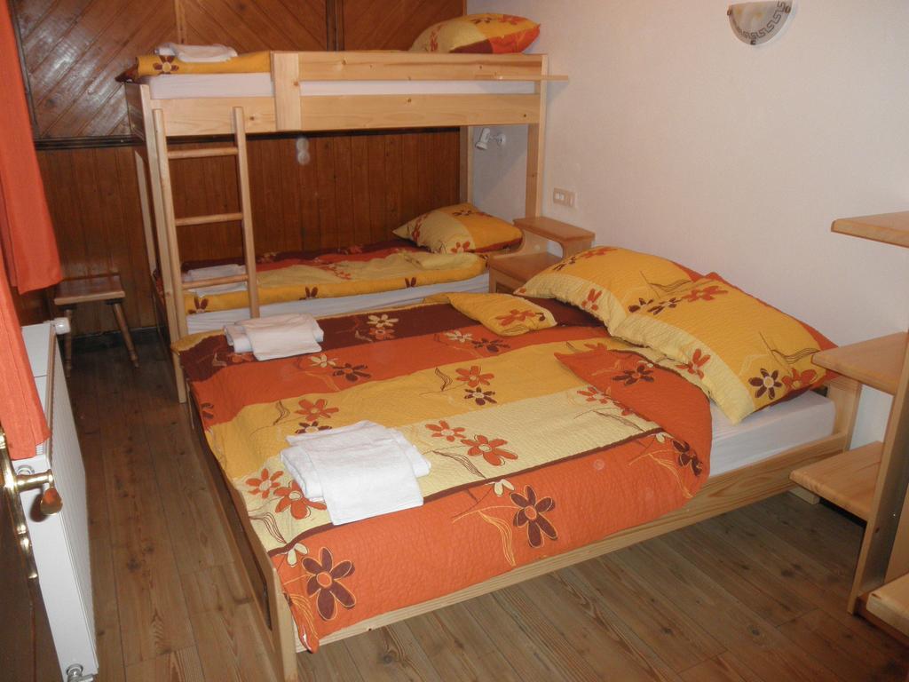 Holiday Home Cumar سيركنو الغرفة الصورة